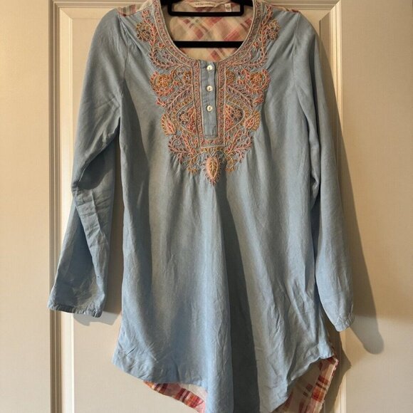 Soft Surroundings Work of Heart Chambray Tunic Top Embroidered EUC Size Small - Picture 2 of 4